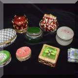 C06. Trinket boxes.